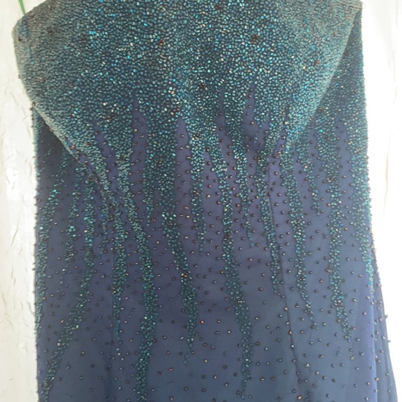 Je Matadi strapless blue gown with beading - Picture 2 of 4